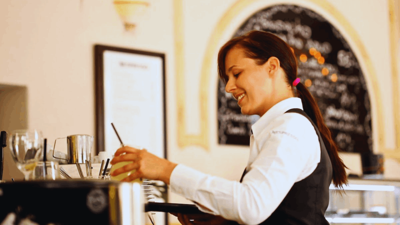 How to Apply for Waiter and Waitress Jobs in USA: Start in Hospitality